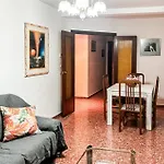3 Bedroom Cozy In Apartment Montalban