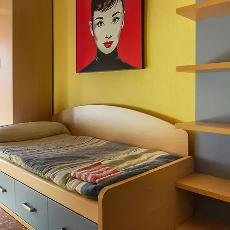 3 Bedroom Cozy In Apartment *